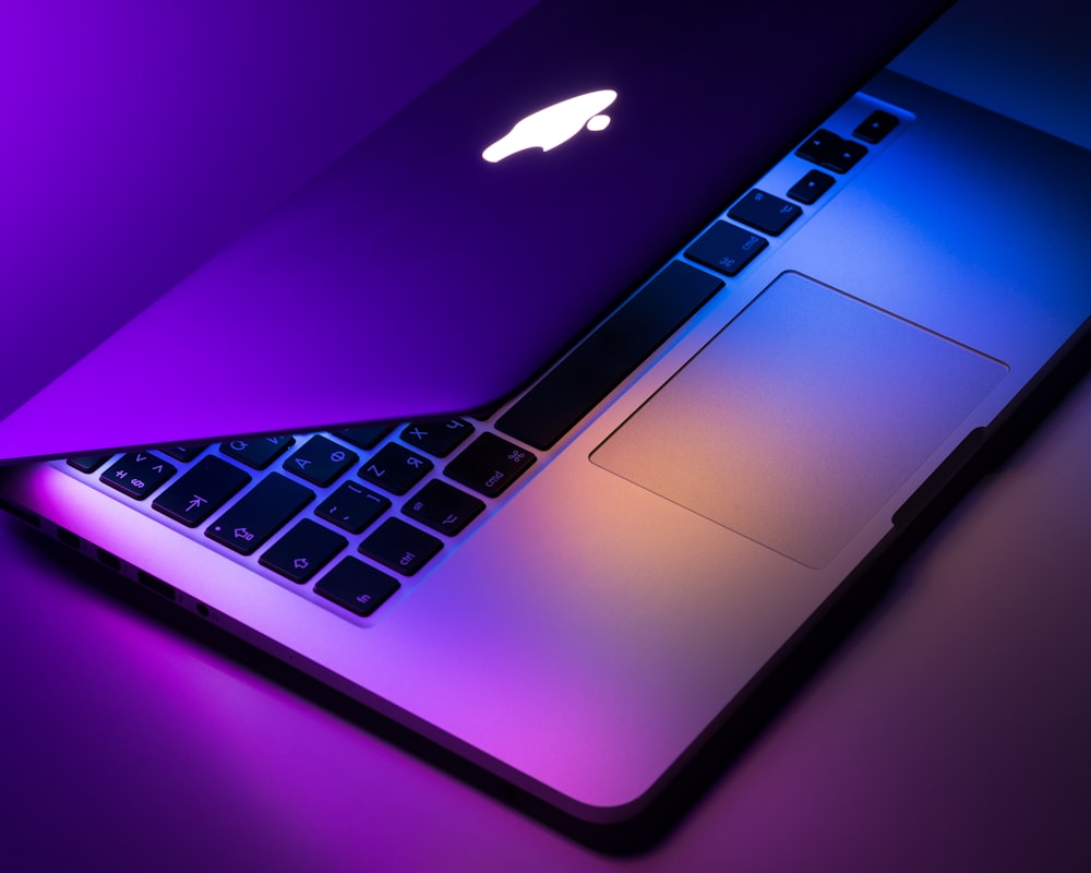 Apple Prepares Touchscreen MacBook Ultra for Q4 Launch