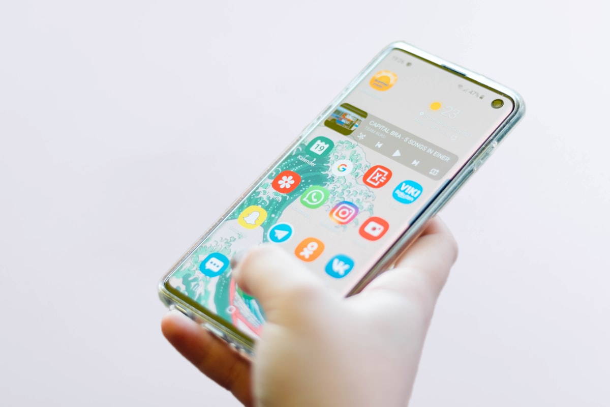 Samsung Galaxy Z Fold 8 vs. Z Flip 8: Full Comparison