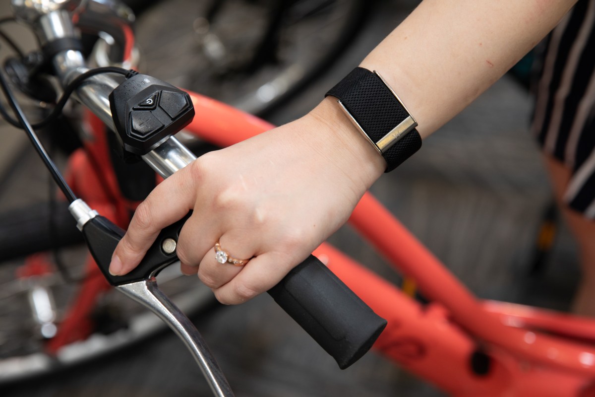 The Rise of Screenless Wearables: Why Minimalist Health Tech is Winning Users